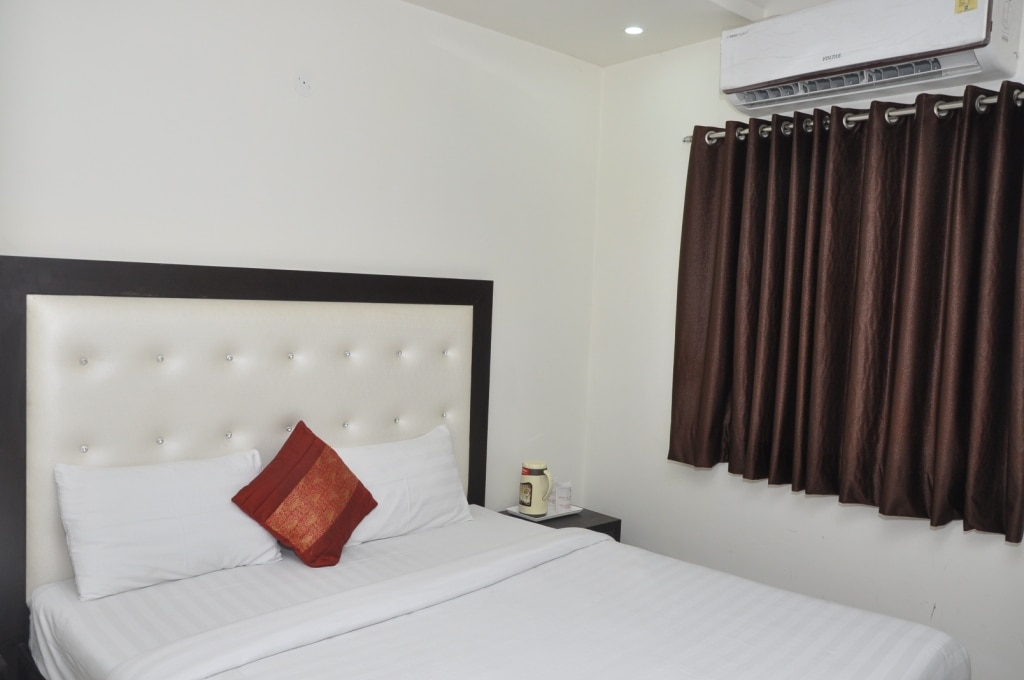 Hotel Al Gulzar - Tap to explore photos
