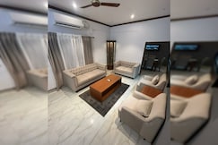 Sanctuary by Snooze Living AC 5BHK Villa Vazhakala, Cochin