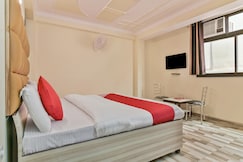 HOTEL O CLINK, Delhi