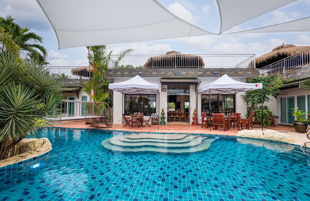Sahaswara Luxury Villa,Pattaya - Tap to explore photos