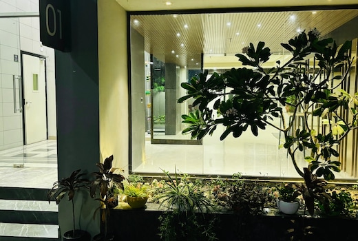 Stayeasy Dogwood The Classy 3BHK on 18th Floor