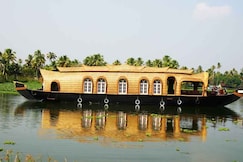 Rosey Deluxe Houseboat, Alleppey