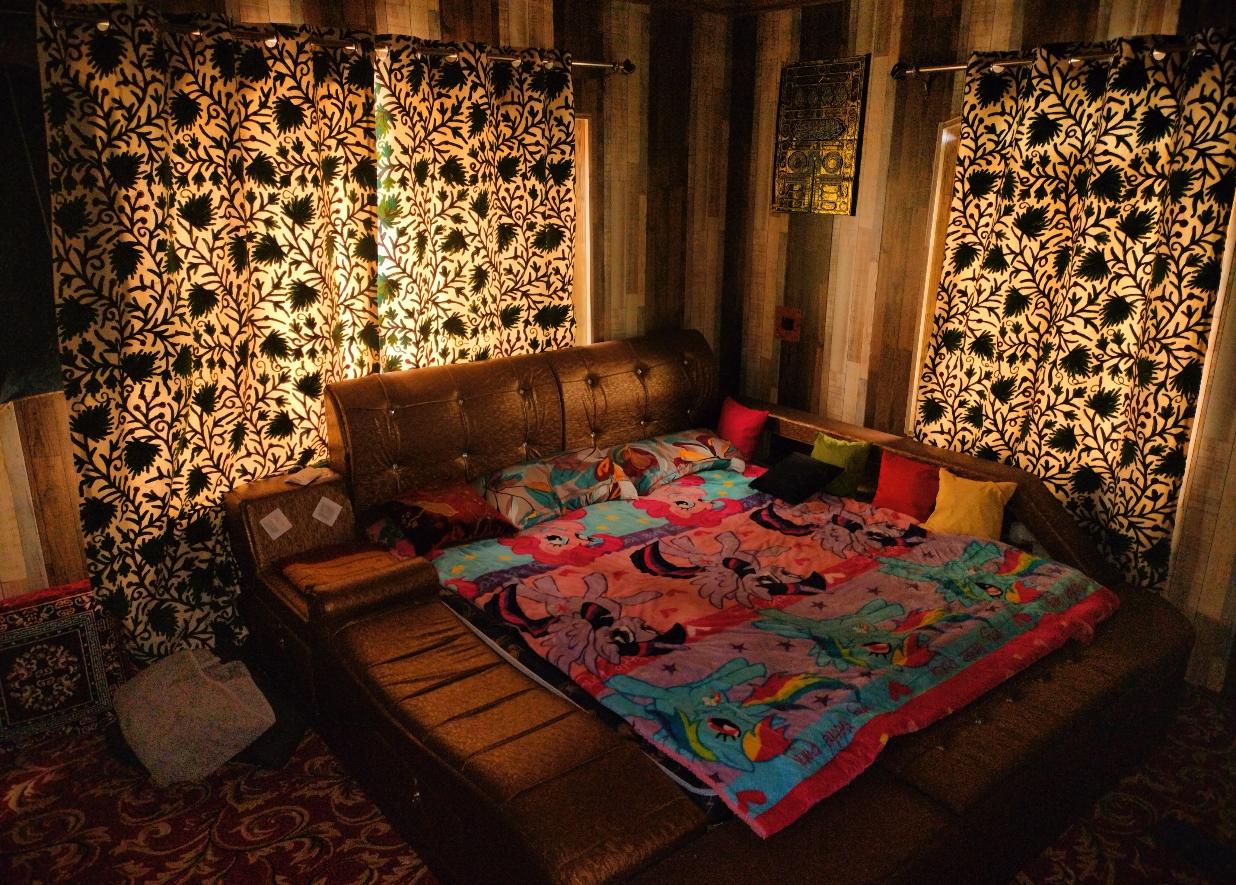 Adnan's residency - Tap to explore photos