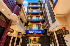 FabHotel Premium Villa Devli, Delhi