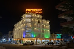 Radhakrishna Executive Lodge, Tuljapur