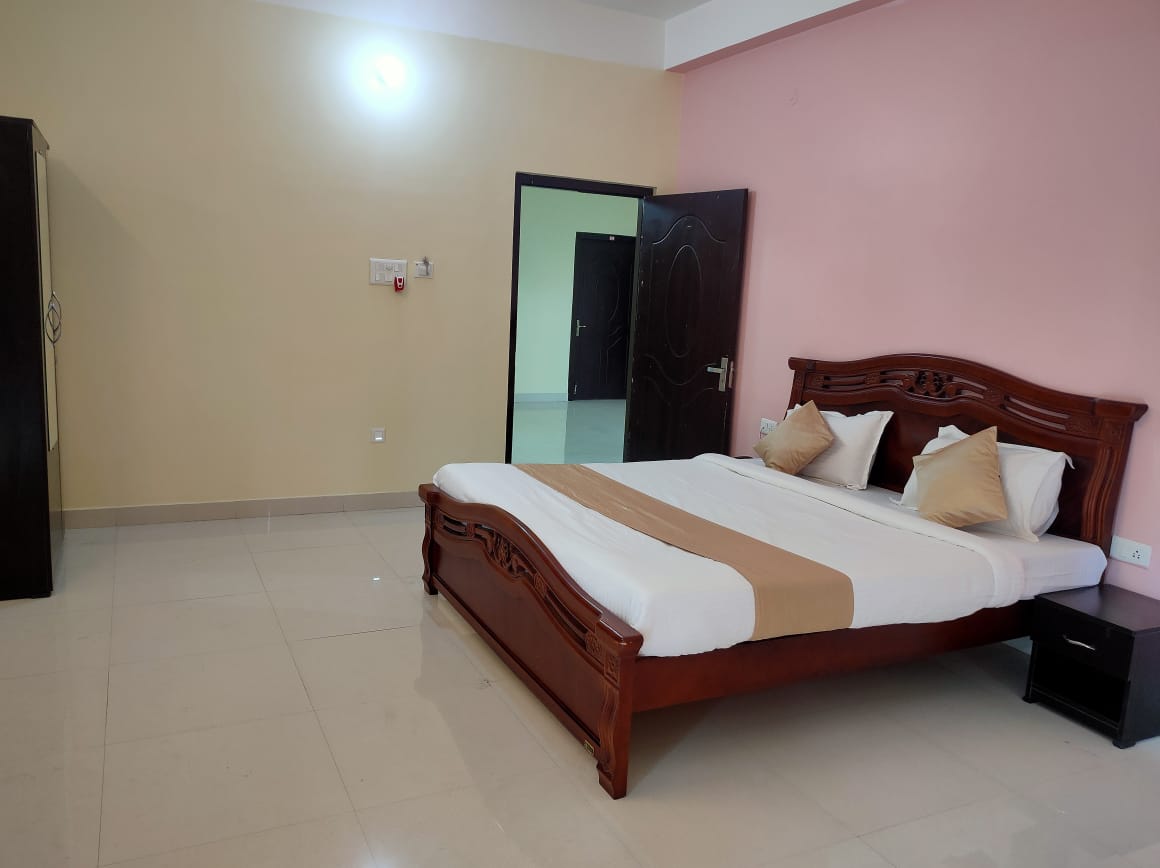 Aditya Guest House - Tap to explore photos