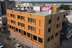 HOTEL LOTUS, Botad