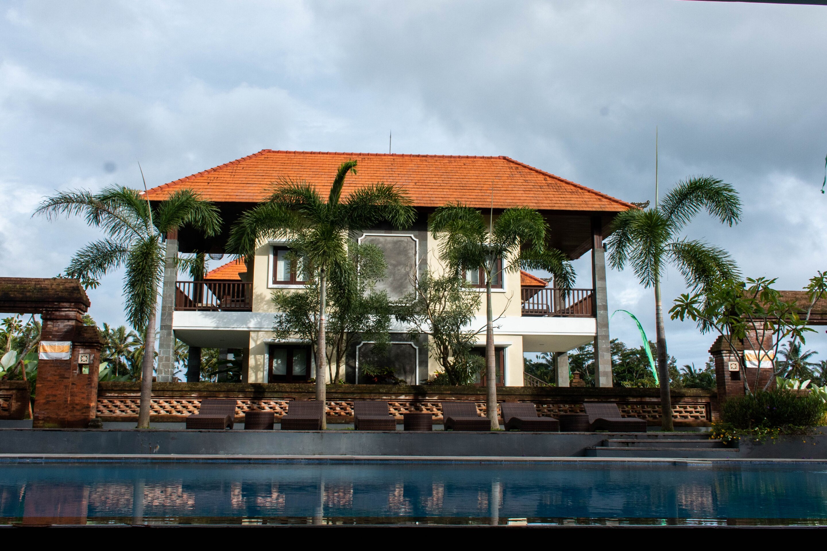 Oyo 372 Ubudone Villas Indonesia Bali At Idr 444192 Off - 