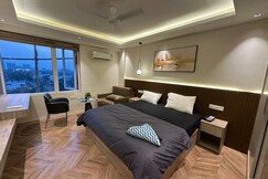 Luxurious Evening Stay At Sun Twilight Studio Apt, Dankaur