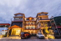 Dalhousie inn-near chamera lake, Dalhousie