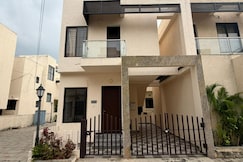 Starry Sky Villa ECR, Mahabalipuram