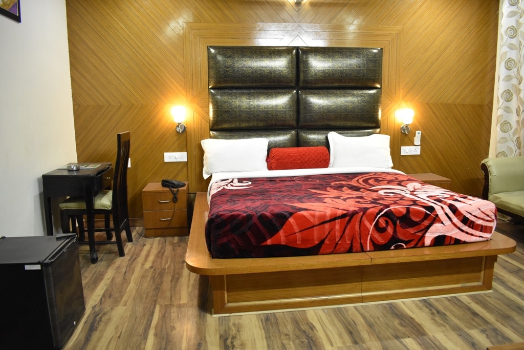 Hotel Shagun Palace  - Tap to explore photos