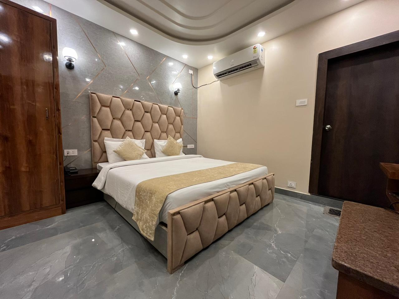 The Saiom Hotel - Tap to explore photos
