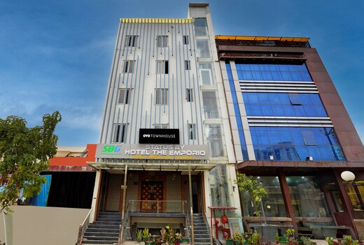 Super Townhouse Status By Sbg Near Anand Vihar Vaishali Metro Station