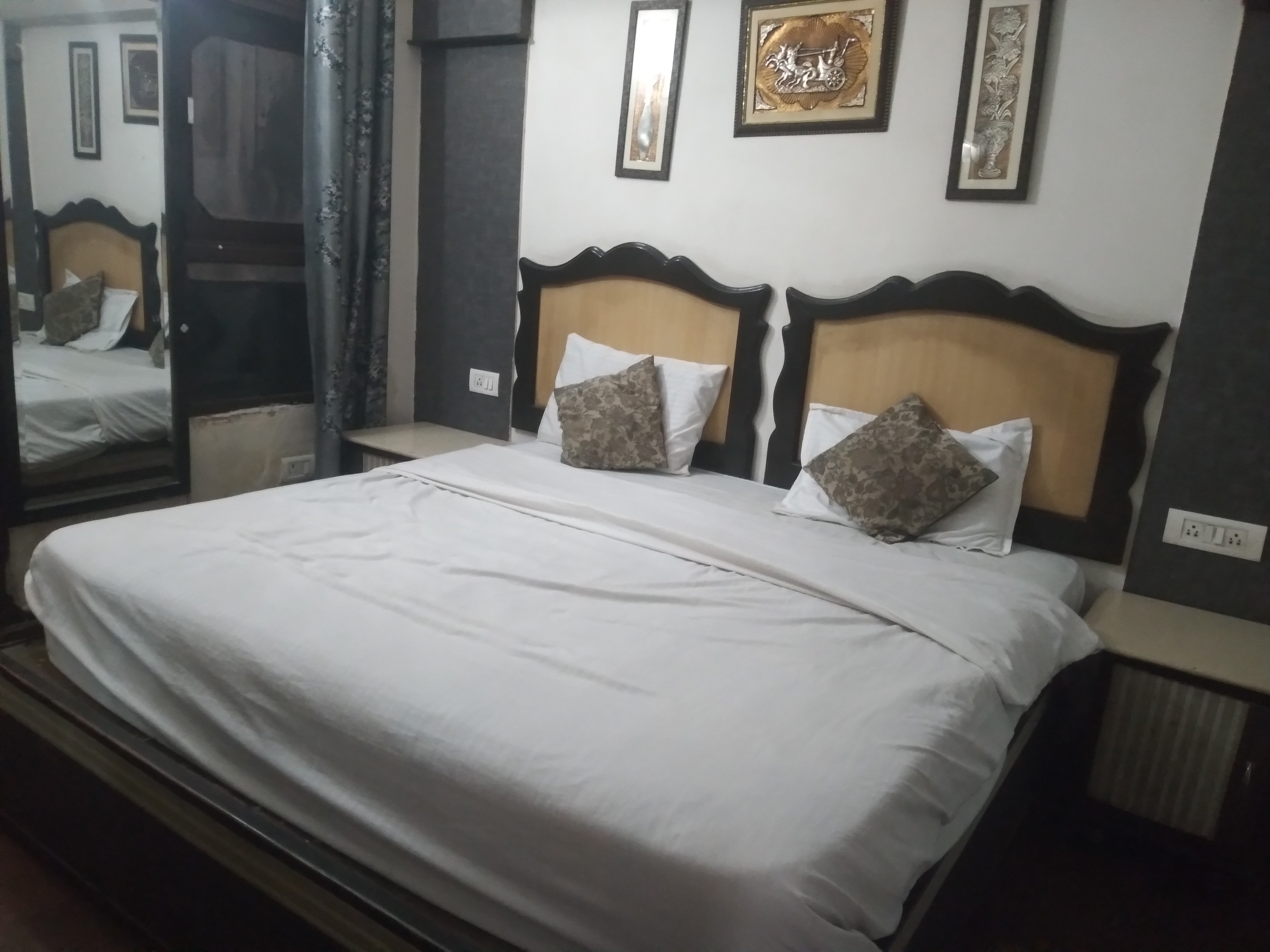 HOTEL RAJ SHREE - Tap to explore photos
