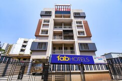 FabHotel Himalay Guest House, Pune