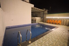 Luxury 1BHK flat with pool and mountain view, Rishikesh