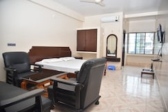 Arihantha Deluxe Lodge.