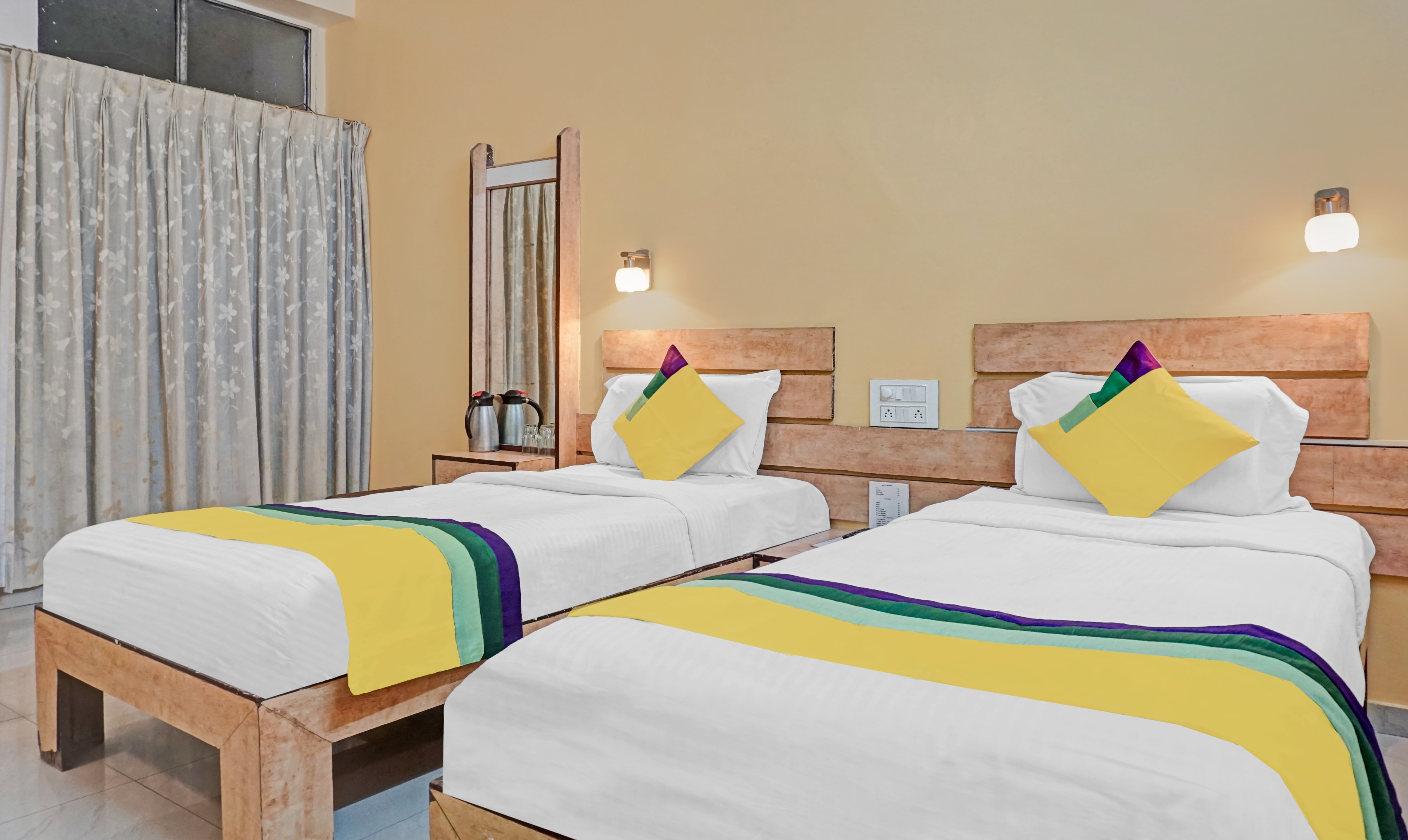 Itsy Hotels Ranjeet - Tap to explore photos