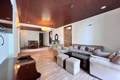 Villa Bliss Ivory 3BHK Near Mall Road, Pangot