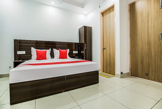 Hotel O Hometown Inn