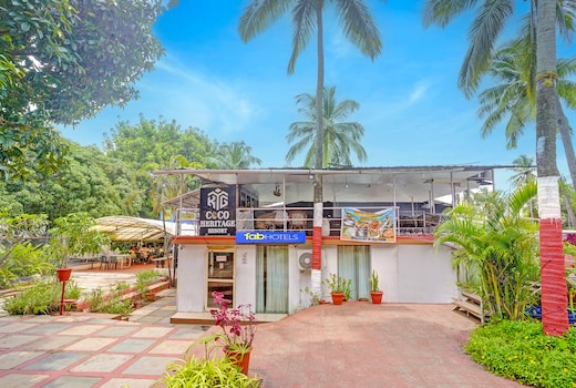 FabHotel Baga Village Home