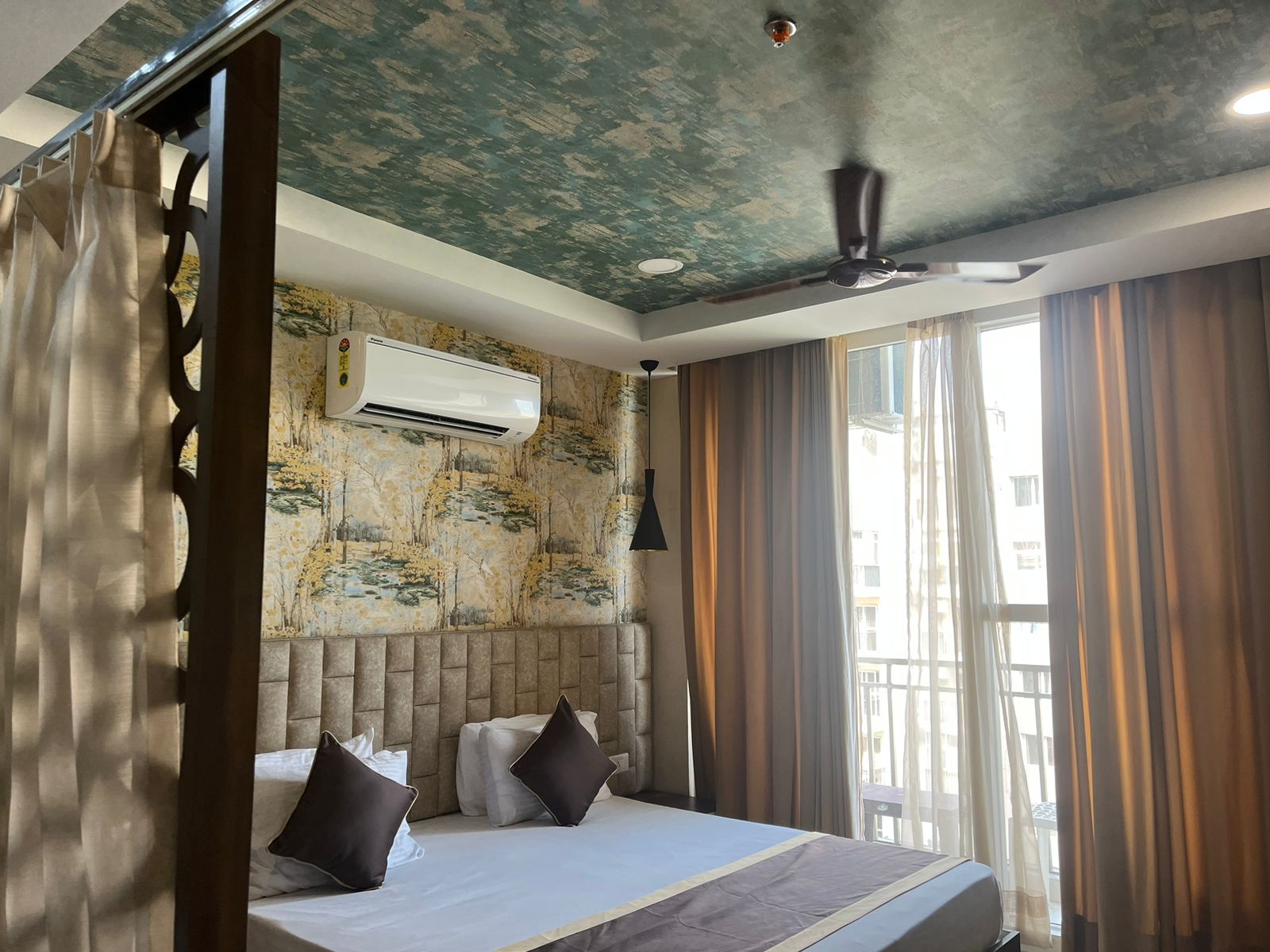 Royal Fantastic Sweet Apartment With Breakfast - Tap to explore photos