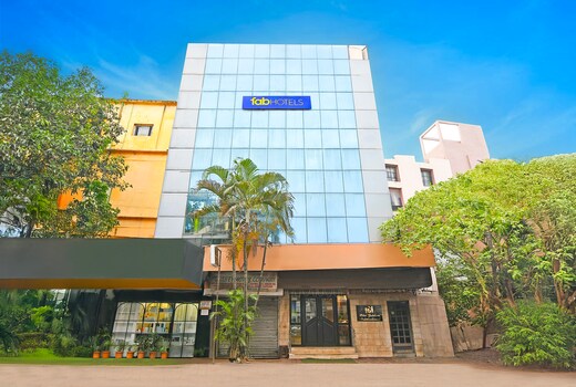 FabHotel Gulshan International - Nr Peter Cat Park Street