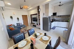 Skyline Haven 2BHK 28th Floor Pool, Gandhinagar