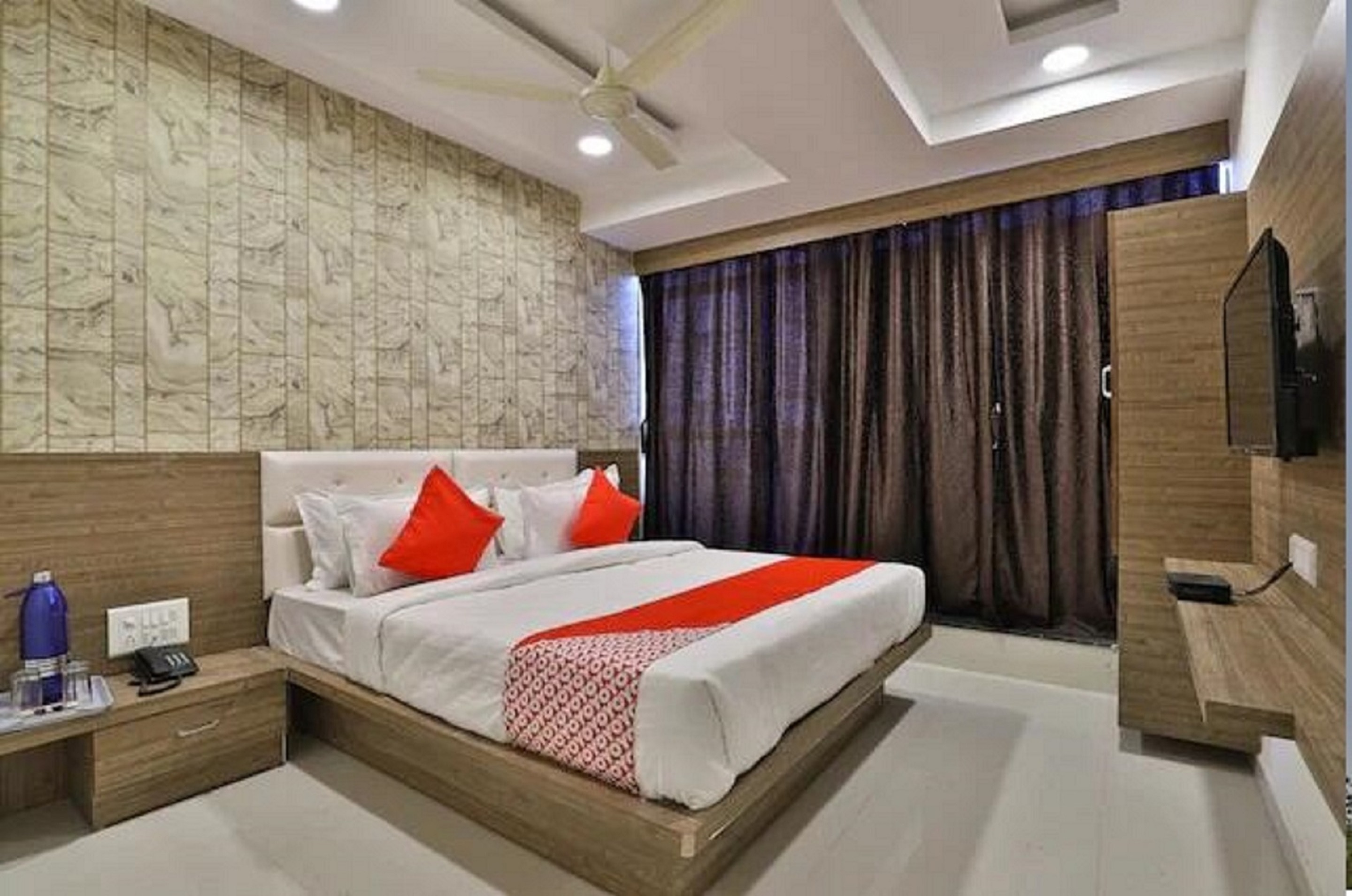 Hotel Pathik Villa - Tap to explore photos