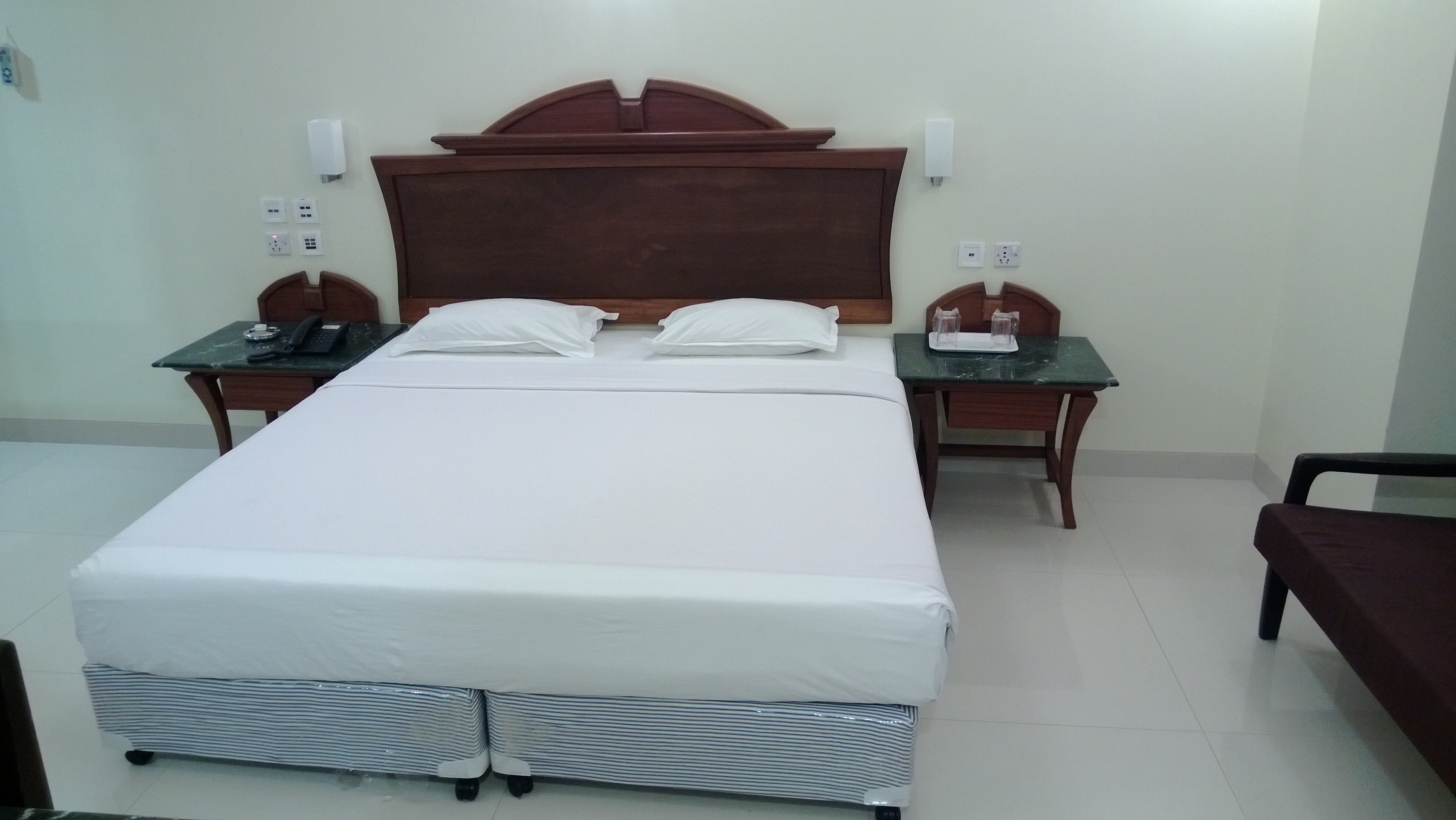 DELUXE ROOM 1