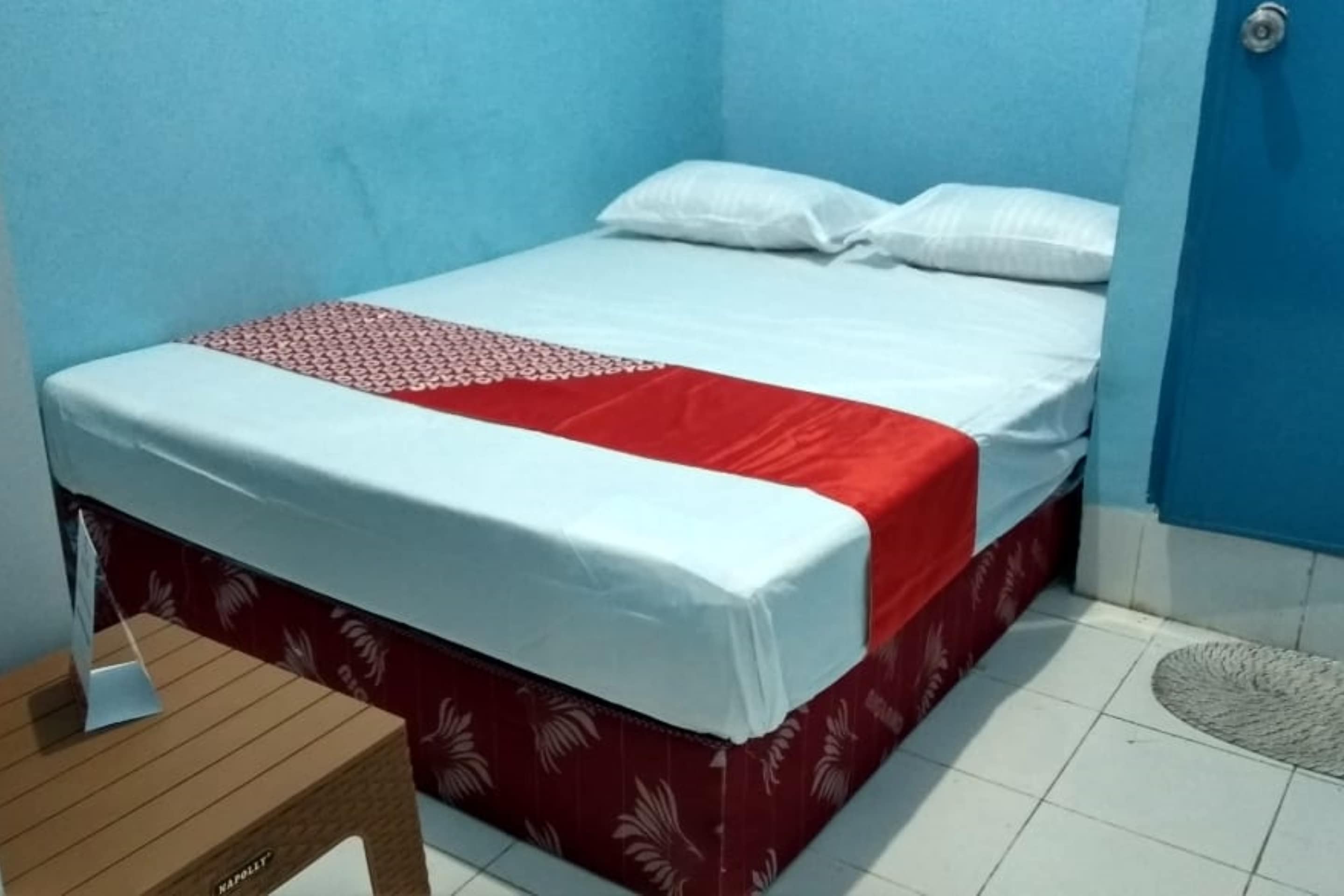 OYO 90001 Homestay 47 Latanete - Tap to explore photos