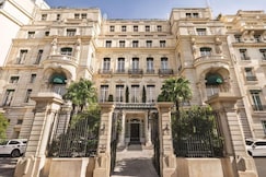 Shangri-la Hotel, Paris