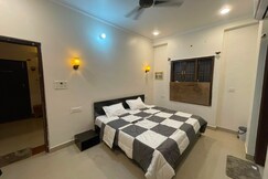 Leela Homestay - Sapphire-Two BHK luxury apartment, Indore