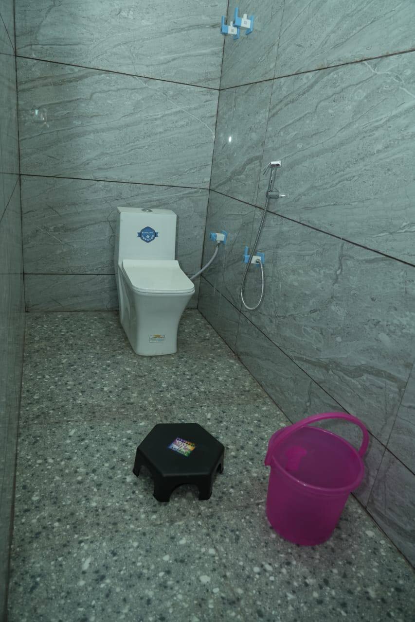 Hotel Kishan Kunj - Tap to explore photos