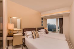 Kowloon Harbourfront, Hong Kong