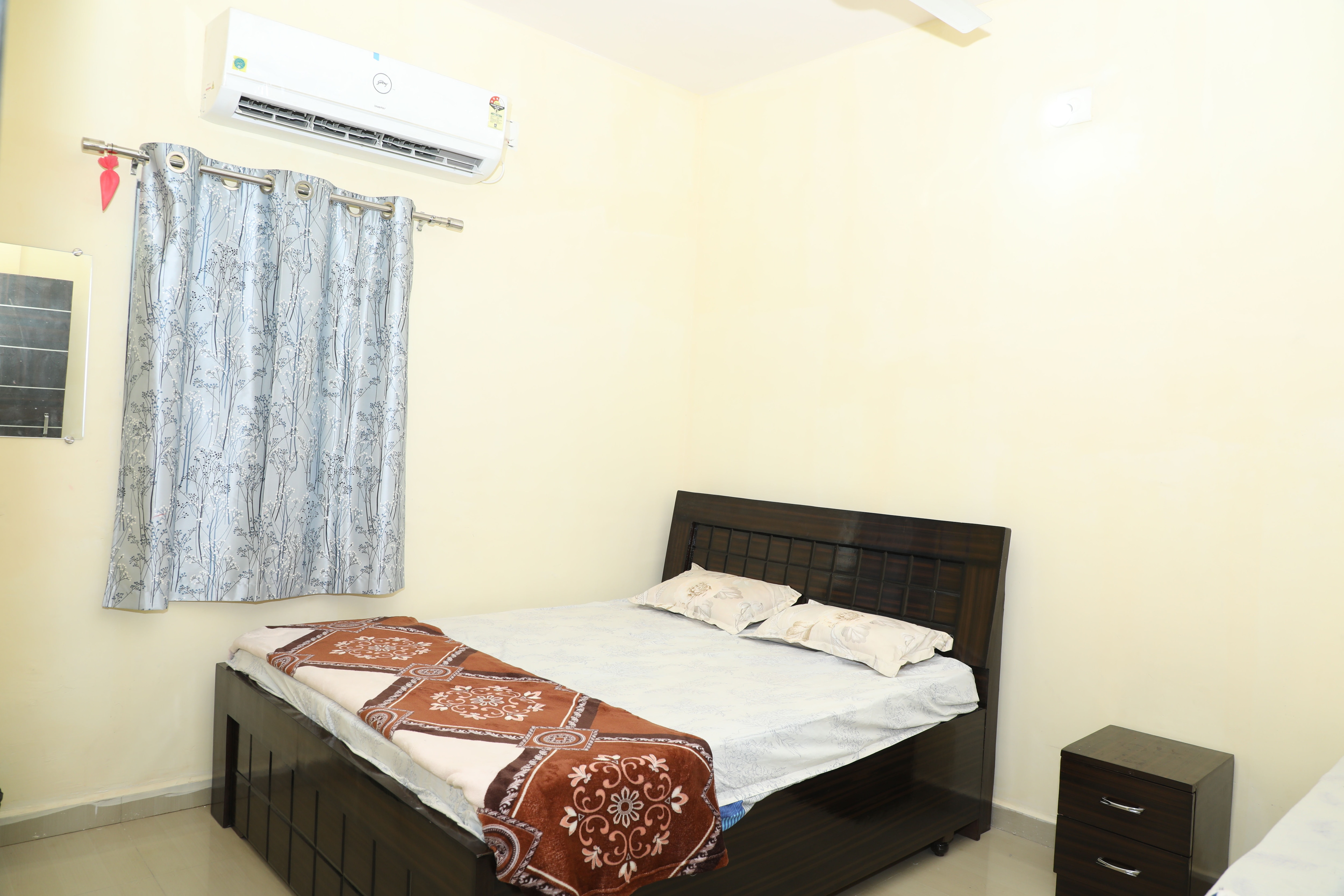 INDIAN HOMESTAY - Tap to explore photos