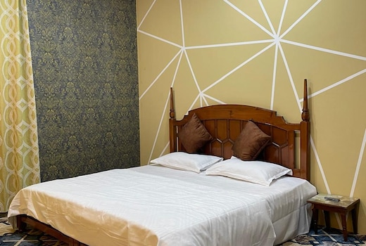 Aqua Paradise Elegant 5BHK Homestay