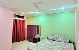 NAHOR (Double, Non-AC, TV, Free WiFi)