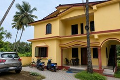 Yellow House Morjim, Goa