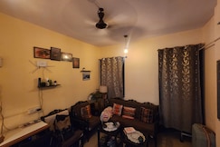 Cozy 1BHK Near Airoli Rabale 50 Smart TV AC, Thane