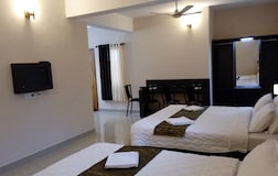 Deluxe Family Suite