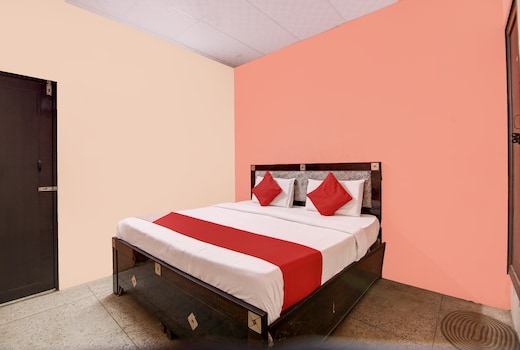 Super OYO 819451 Hotel Siddhartha Guest House