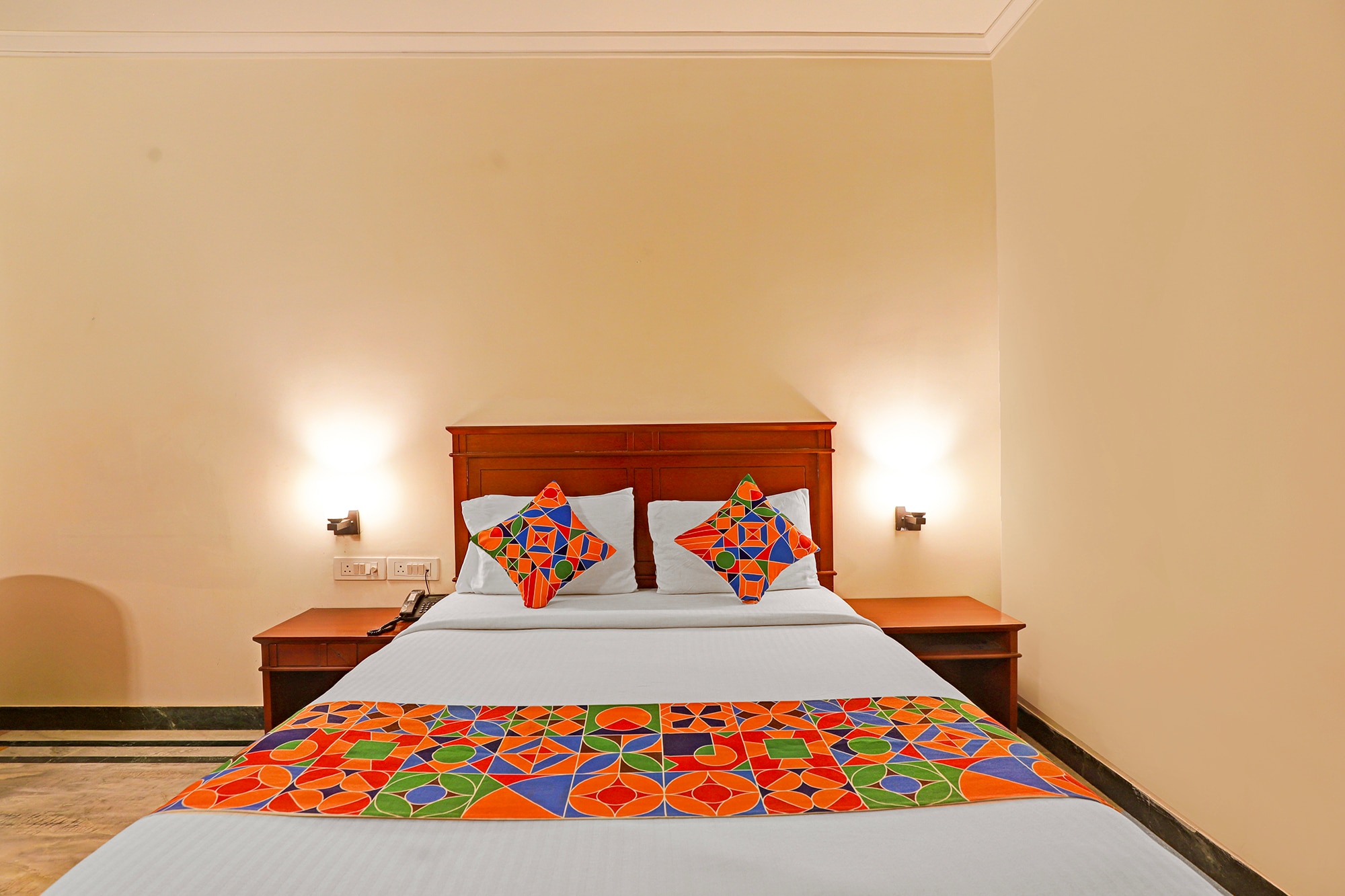 Fabhotel Grand Palace - Nr Chennai International Airport - Tap to explore photos