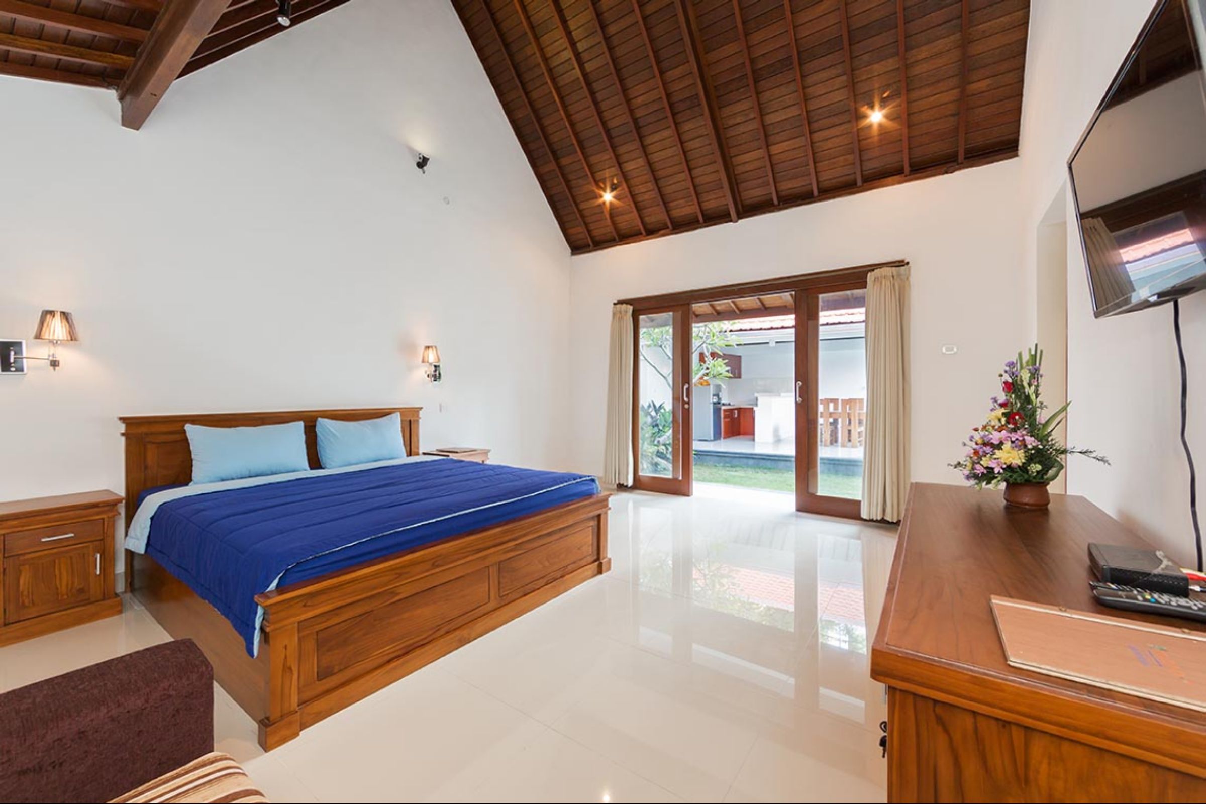Kubu Petitenget Suite - Tap to explore photos