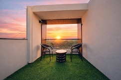 1BHK Luxury Penthouse in Vijay Nagar | Private Terrace & City View, Indore
