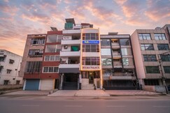 Via Richa Palace, Delhi