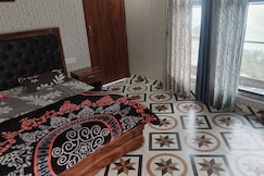 Royal hills home stay mussoorie, Mussoorie