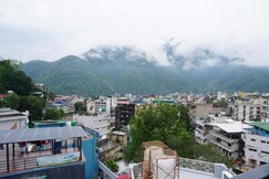 Beyond Rishikesh - Cozy Stay and Cafe, Rishikesh