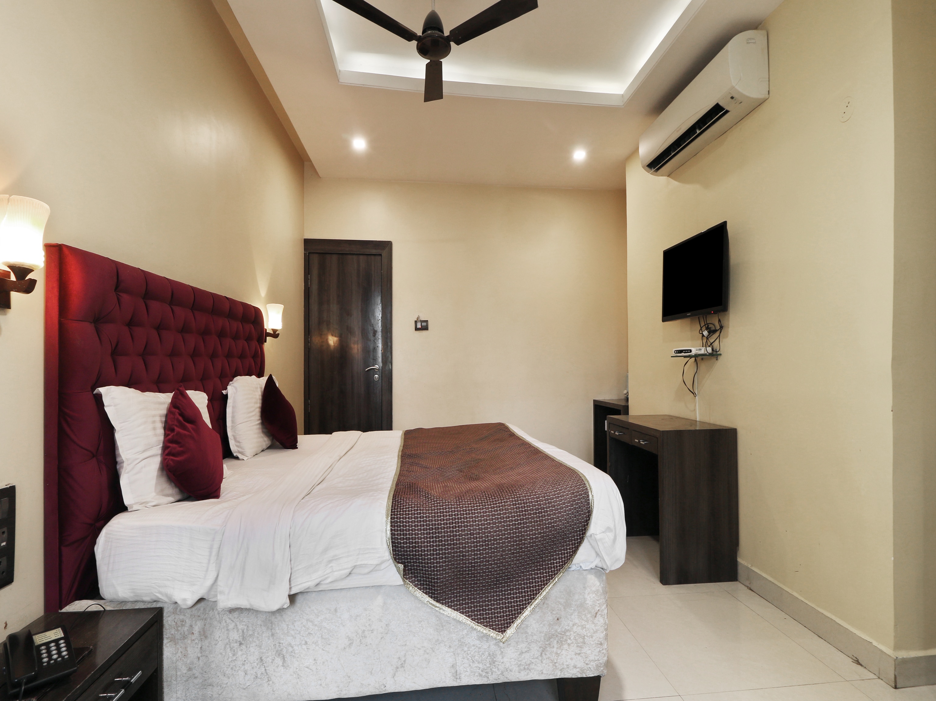Deluxe Ac Room 1